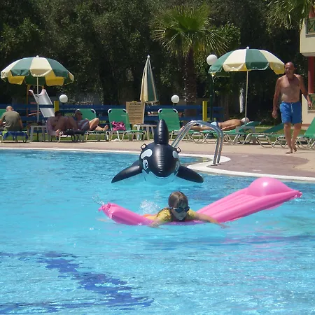 Апарт-отель Damia Apts