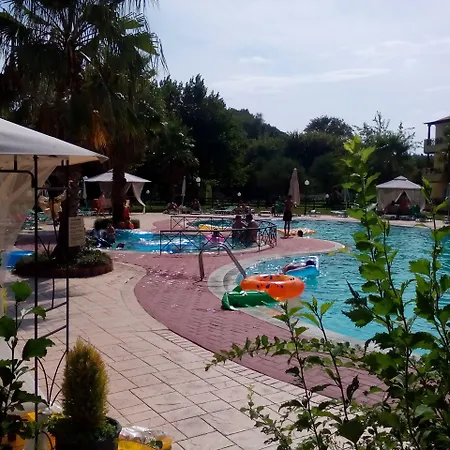 Apart Otel Damia Apts 2*