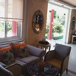 Damia Apts 2*