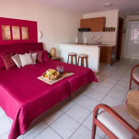 Damia Apts Aparthotel