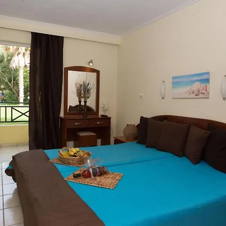 Aparthotel Damia Apts