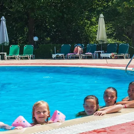 מלון דירות Damia Apts