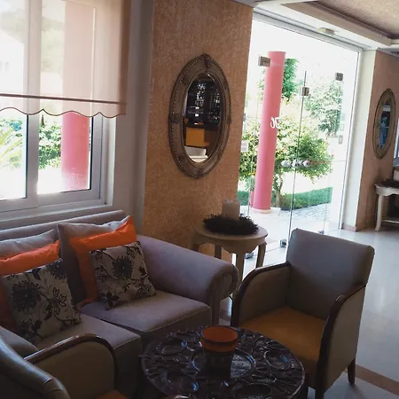 Damia Apts 2*